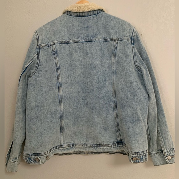 Old Navy Sherpa Lined Denim jacket - Picture 3 of 9